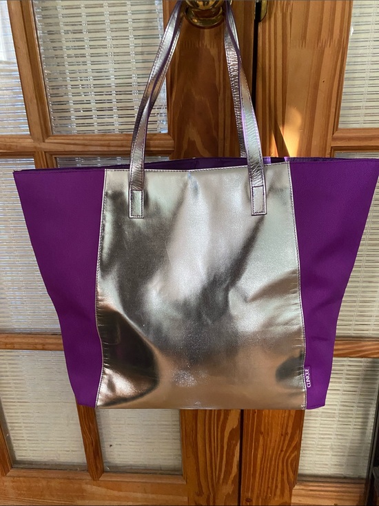 Clinique Handbags - Clinique Silver Front Metallic Tote with Purple Panels